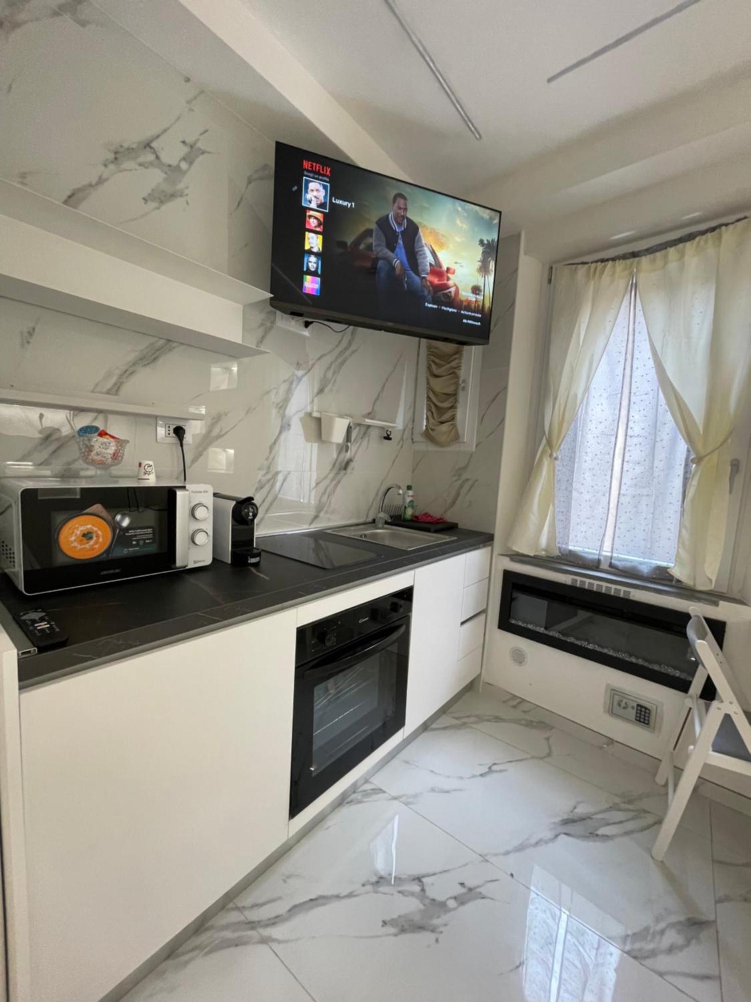 Luxury 5 Al Duomo Di Parma Apartamento Exterior foto
